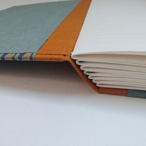 GILDE book, longstitch, peacock and orange stripes - Afbeelding 4