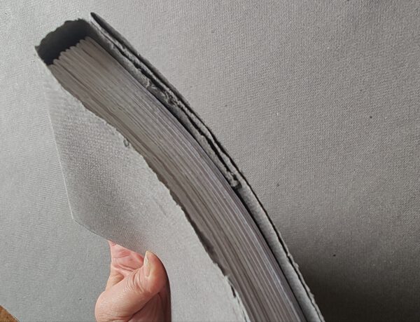 GILDE book, artist book (L) drawing paper, soft grey flap cover - Afbeelding 6