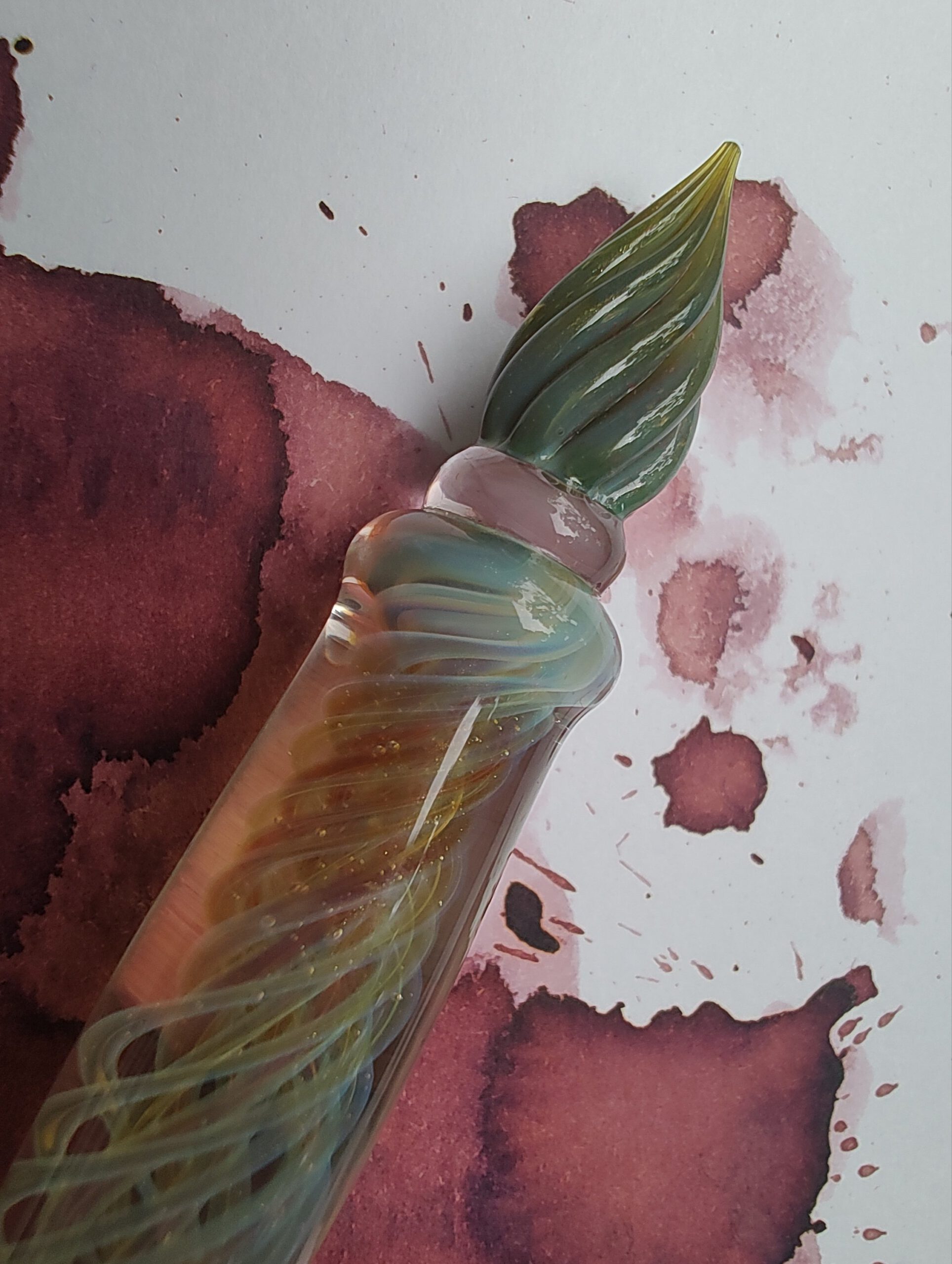 Jellyfish glass dippen with swirl grip section "Red dot in sage" - Afbeelding 3